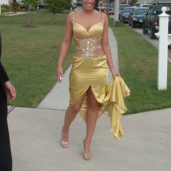 Prom Dress - Picture 2 of 3